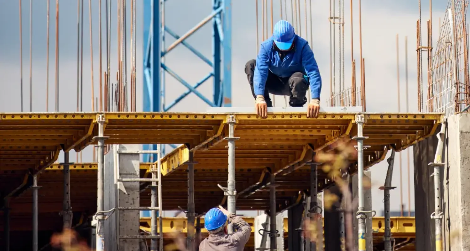 construction-workers (2)
